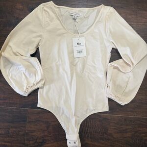 NWT Free Assembly Beige Cream V-Neck Blouson Sleeve Body Suit Size XS